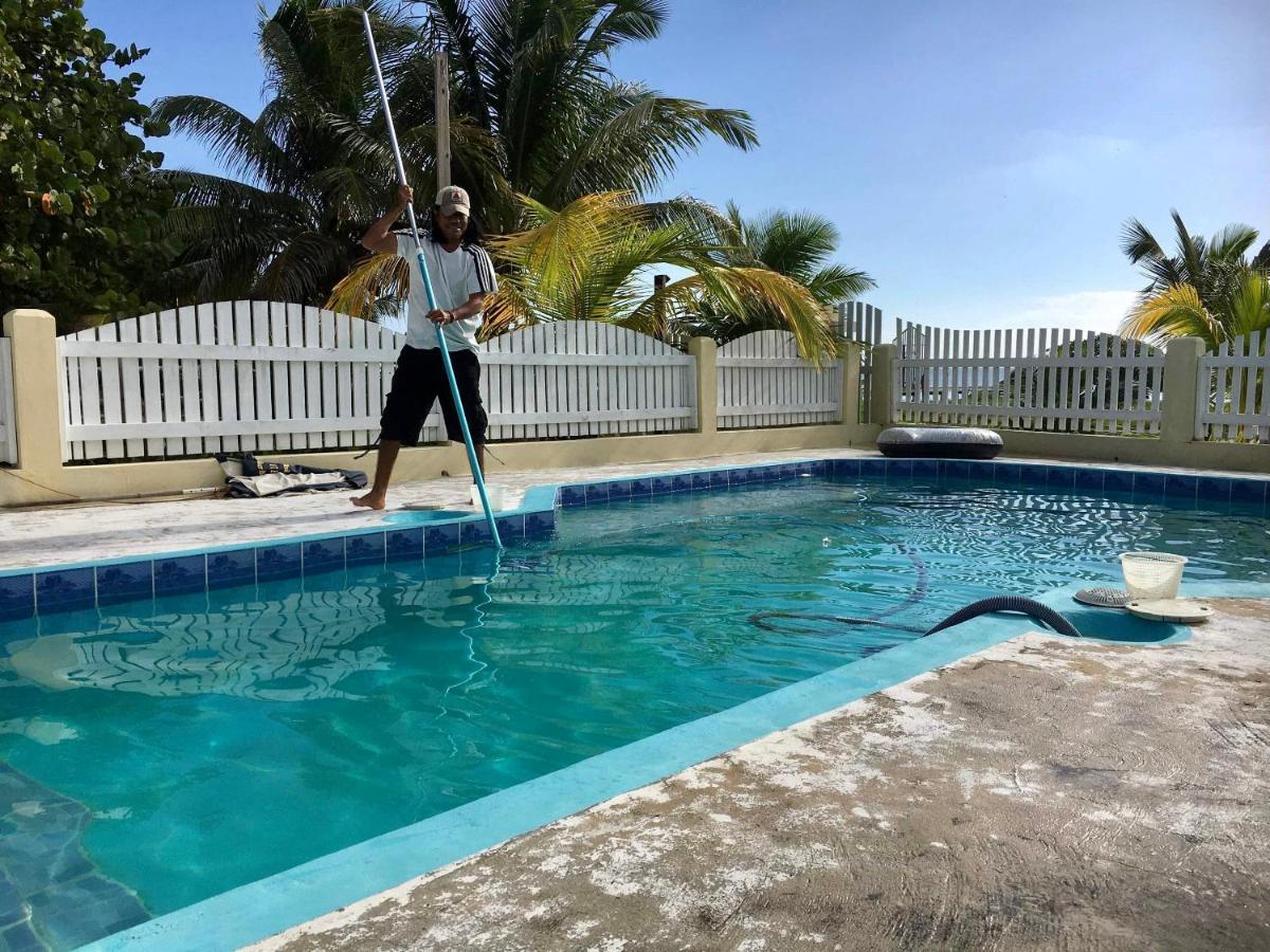 The Novelo Hotel Caye Caulker Buitenkant foto