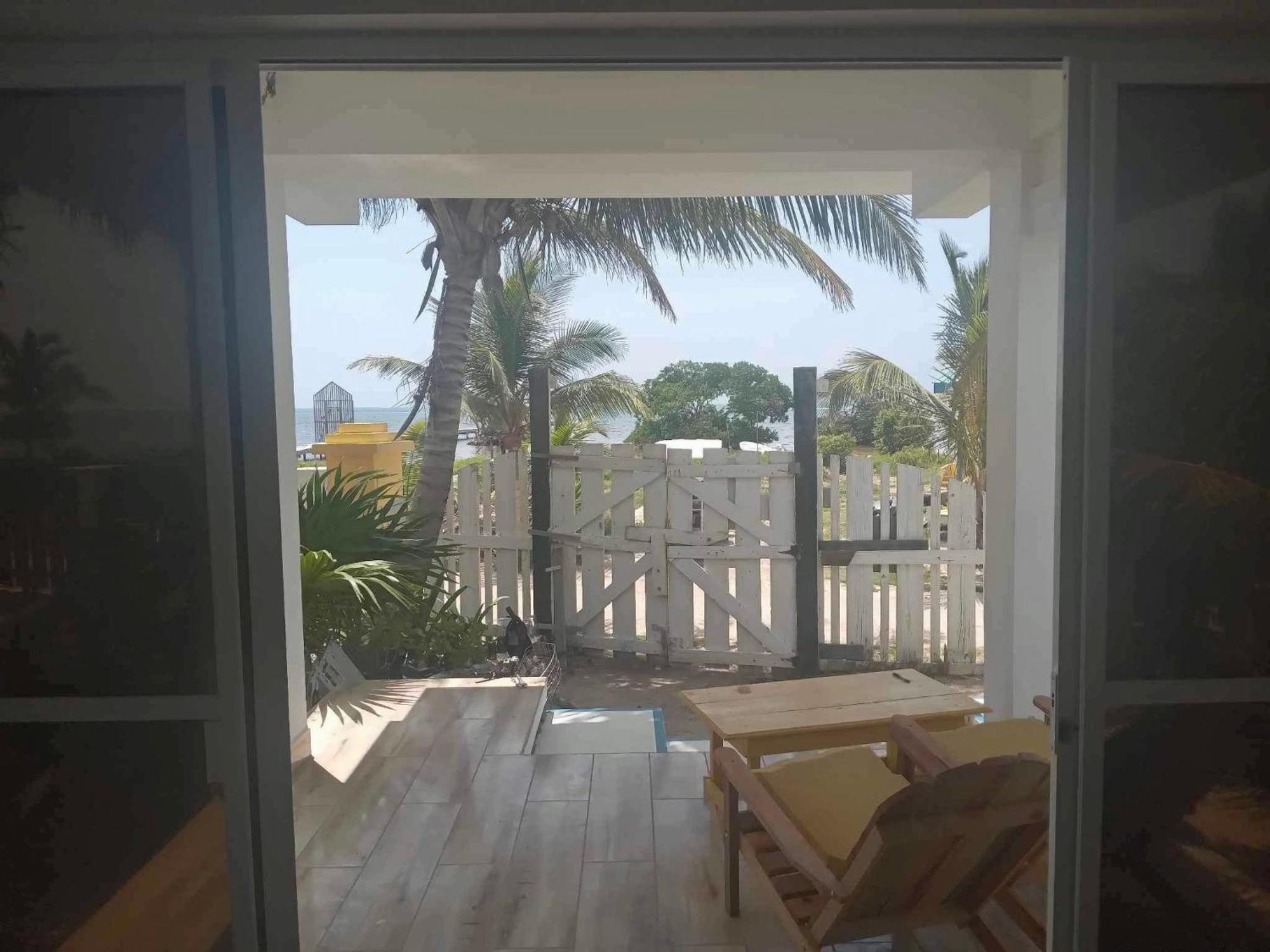 The Novelo Hotel Caye Caulker Buitenkant foto