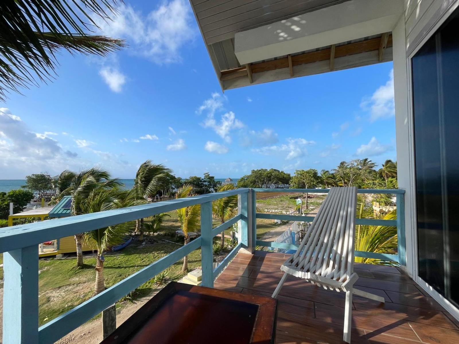The Novelo Hotel Caye Caulker Buitenkant foto