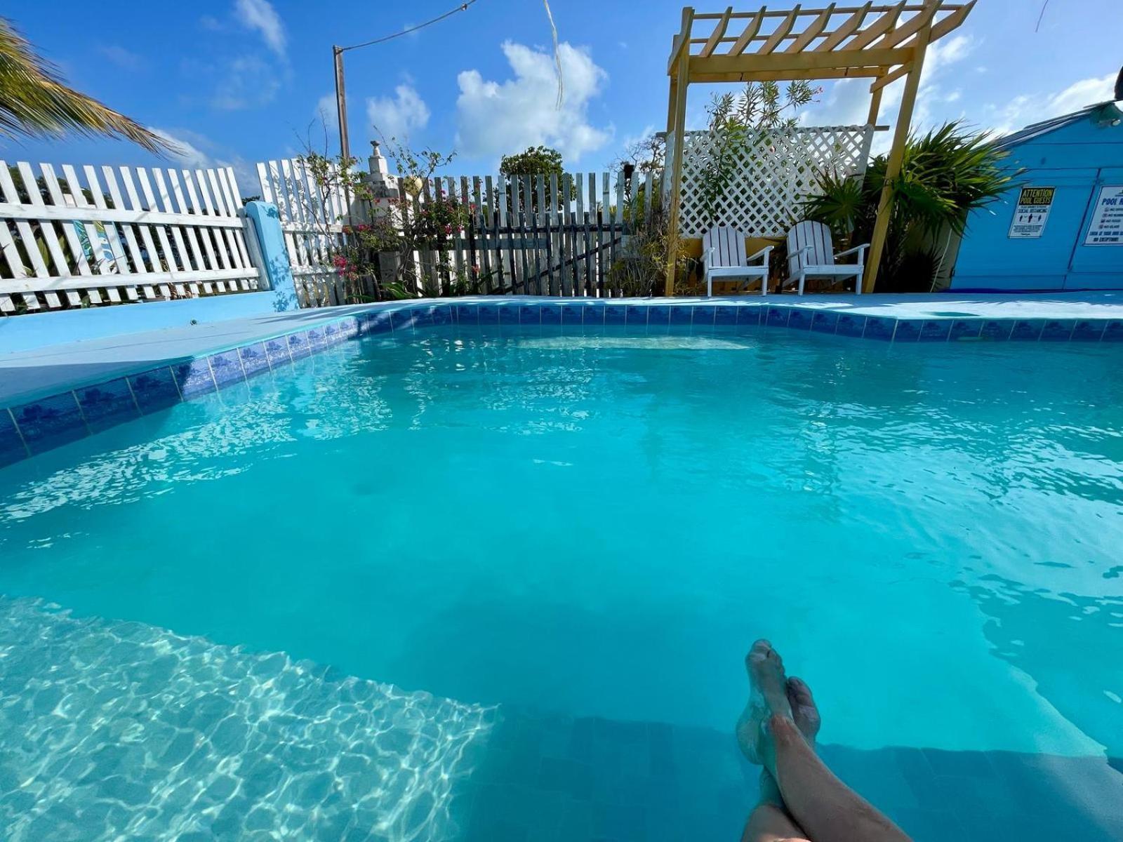 The Novelo Hotel Caye Caulker Buitenkant foto