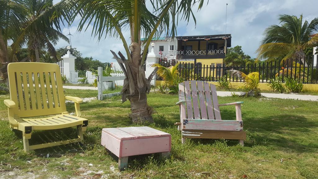 The Novelo Hotel Caye Caulker Buitenkant foto